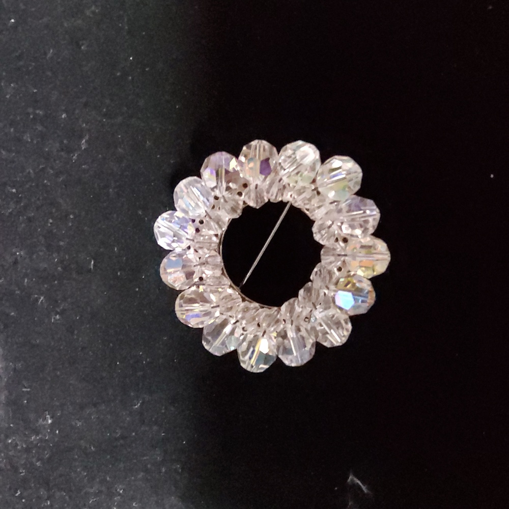 Vintage AB circle iridescent brooch - Picture 1 of 4